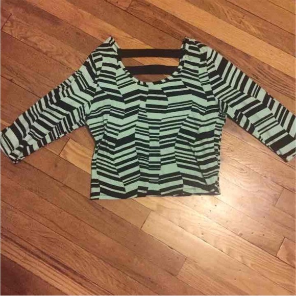 Patterned crop top - Picture 1 of 3